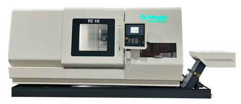 TC10   TC車(chē)銑復(fù)合加工中心擁有更高的靈活性，可一次裝夾實(shí)現(xiàn)完整加工，可5軸聯(lián)動(dòng)地加工復(fù)雜工件。并且可選配第二刀架，兩個(gè)刀架可同時(shí)加工，適用于大中型批量生產(chǎn)。          更高精度和更低加工成本，其更高的附加值整體優(yōu)于萬(wàn)能車(chē)削中心，TC車(chē)銑復(fù)合加工中心是一臺(tái)高生產(chǎn)力機(jī)床。